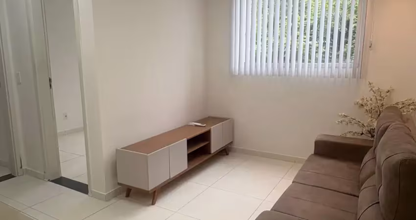 Apartamento 2/4 mobiliado no condomínio parque fonte das aguas