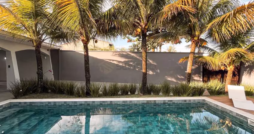 Casa térrea reformada no cibratel ii | tradição e modernidade a poucos passos da praia em itanhaém