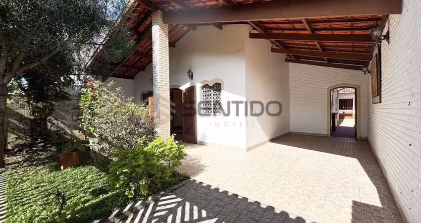 Casa térrea no centro de itanhaém | 3 dormitórios + edícula | aconchego próximo à praia