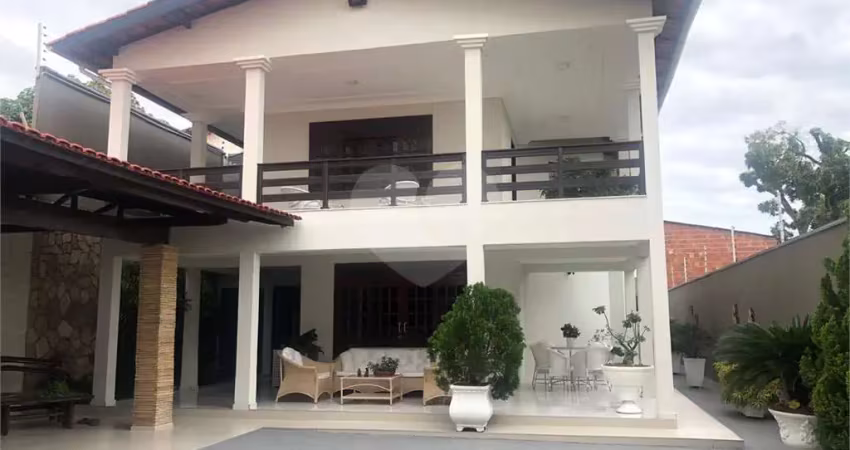 Casa com 4 quartos à venda em Messejana - CE