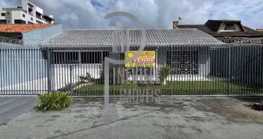 CASA PADRÃO EM TERRENO DE 746,00 METROS