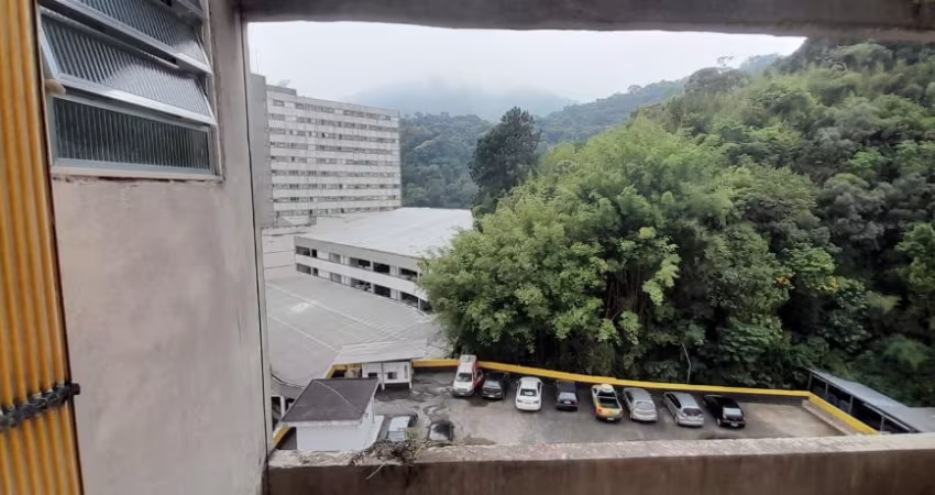 Vende - se ampla kitnet no Centro  Histórico