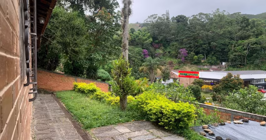 Casa à  venda no Carangola  Petrópolis