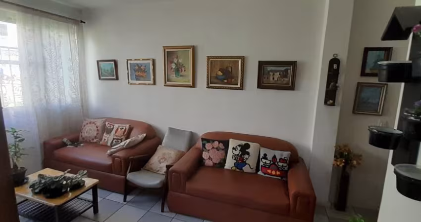Vende - se ótimo  apartamento BNH  Chácara  Flora