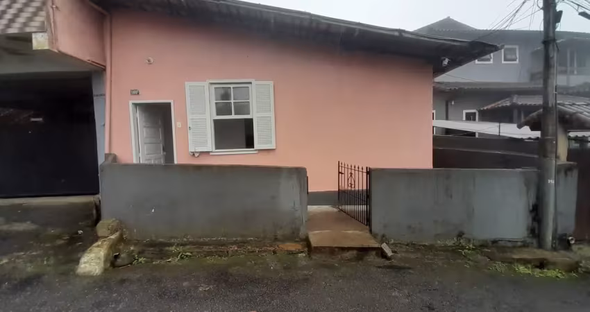 Casa com 1 quarto para alugar na Rua Doutor Eugênio Barcellos, 285, Valparaíso, Petrópolis
