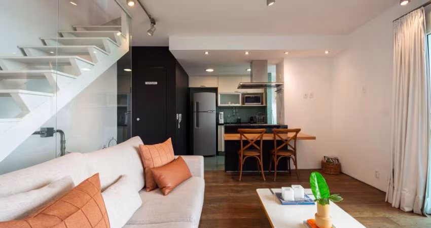 Apartamento Duplex em Moema de 1 Suíte com 2 Vagas - 74m² à Venda.
