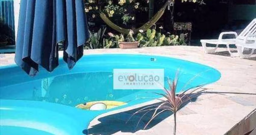 Casa com piscina 3 Q e 1 suite - amplo quintal - paisagismo