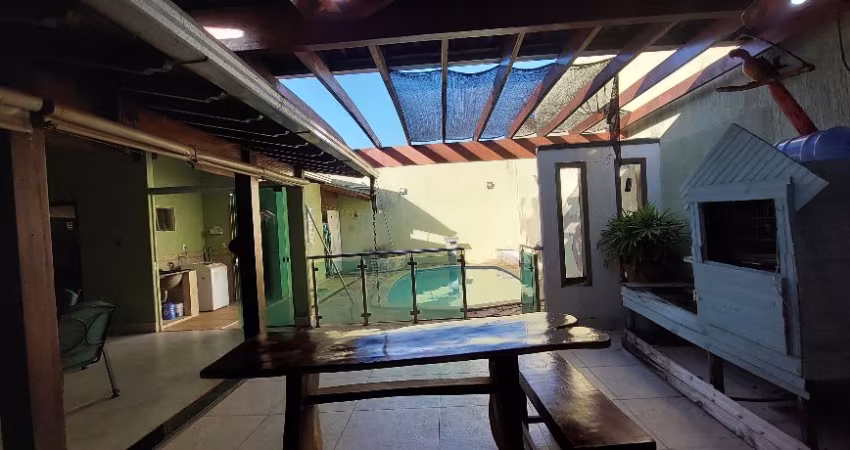 Linda casa próximo a praça do quartel!