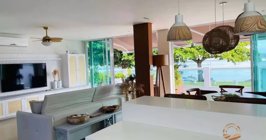 Casa frente mar à venda na armação da piedade – exclusividade, conforto e vista deslumbrante