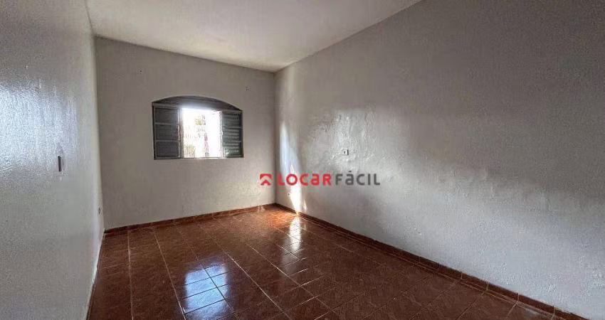 Casa com 3 dormitórios para alugar, 100 m² por R$ 1.750,00/mês - Vila Morangueira - Maringá/PR