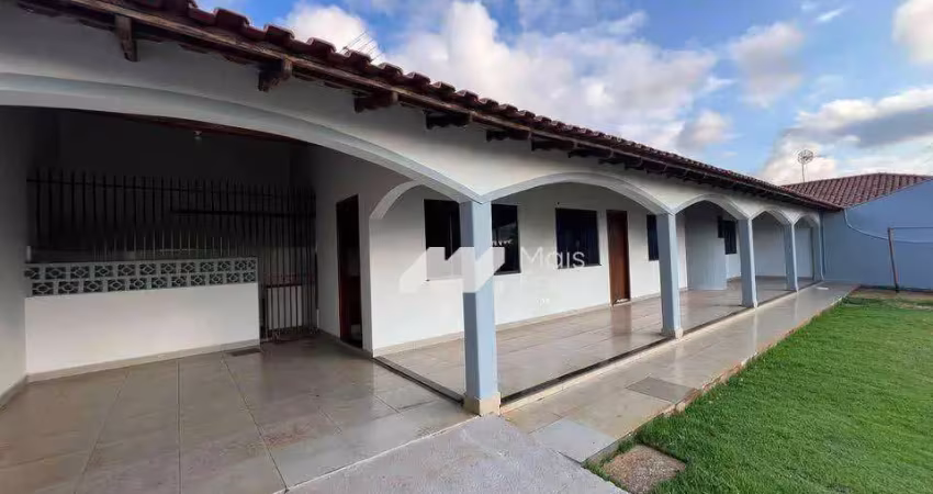 Casa com 2 quartos para alugar na Rua Cuba, 1562, Parque Residencial Tuiuti, Maringá