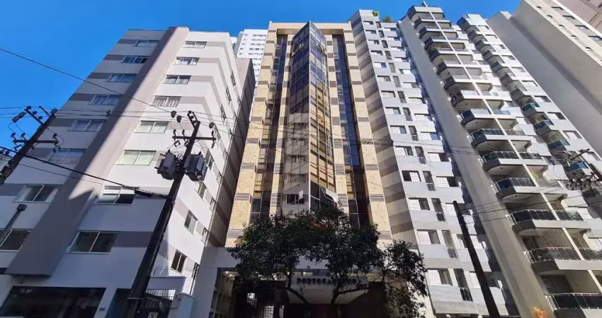 Sala comercial à venda na Rua Lamenha Lins, 266, Centro, Curitiba
