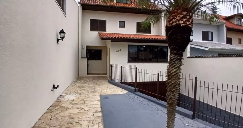 Casa com 2 quartos à venda na Rua Santo Amaro, 493, Água Verde, Curitiba