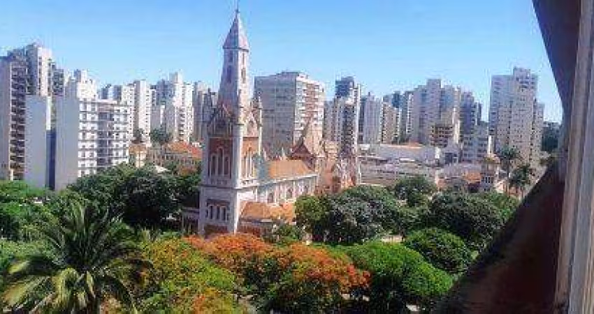 Apartamento no Centro reformado