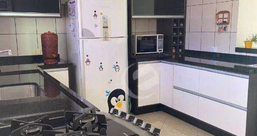 Sobrado com 3 dormitórios à venda, 238 m² por R$ 685.000,00 - Parque João Ramalho - Santo André/SP