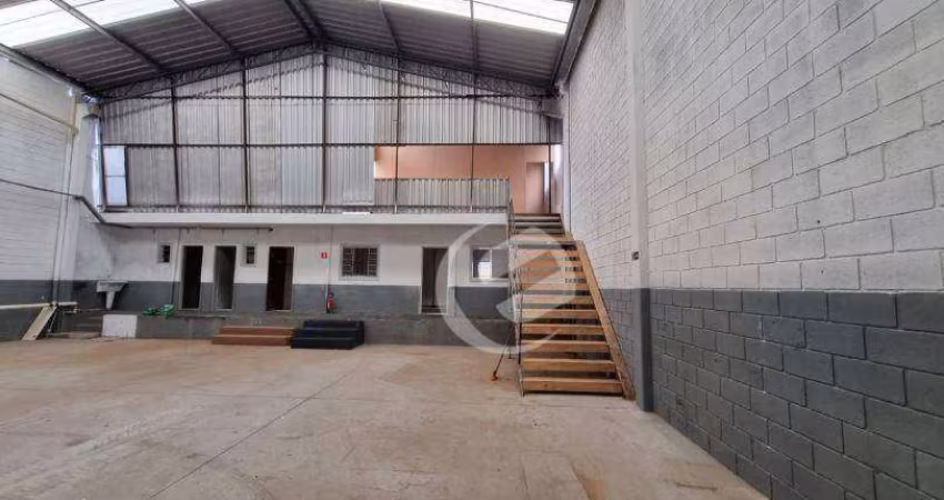 Galpão para alugar, 695 m² por R$ 24.500/mês - Vila Lucinda - Santo André/SP