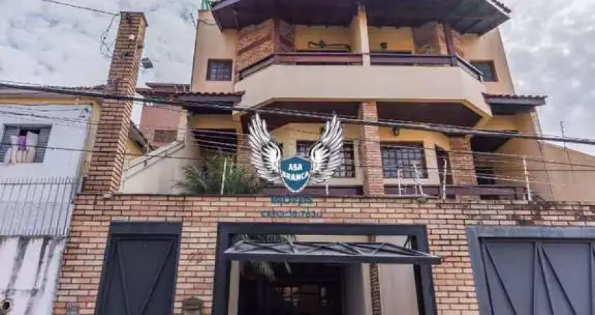Imóvel de alto padrão 3 dormitórios sendo 2 suítes, quarto empregado, salão de f