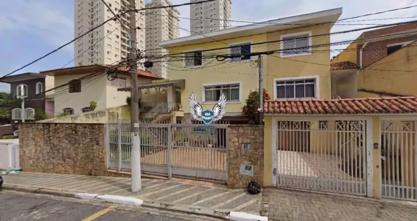 Excelente sobrado com 03 dormitórios, 01 suíte, garagem espaçosa , imóvel semi-m