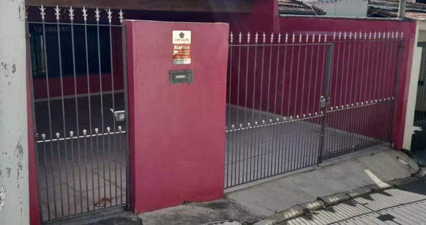 CASA TÉRREA COM 03 DORMITÓRIOS SENDO 01 SUÍTE E 03 VAGAS DE GARAGEM
