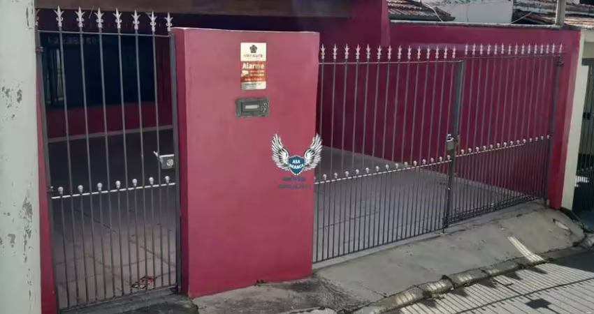 Casa térrea com 03 dormitórios sendo 01 suíte e 03 vagas de garagem