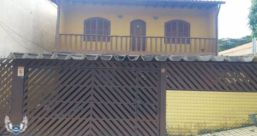 SOBRADO COM PISCINA NO IMIRIM POSSUI 04 DORMITÓRIOS SENDO 01 SUÍTE E 02 VAGAS DE