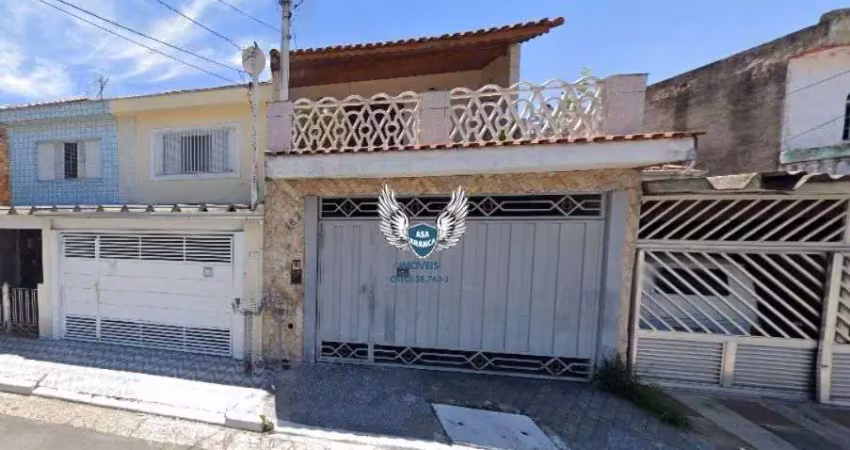 Sobrado com 04 dormitórios sendo 01 suíte e 02 vagas de garagem ( á 20 minutos d