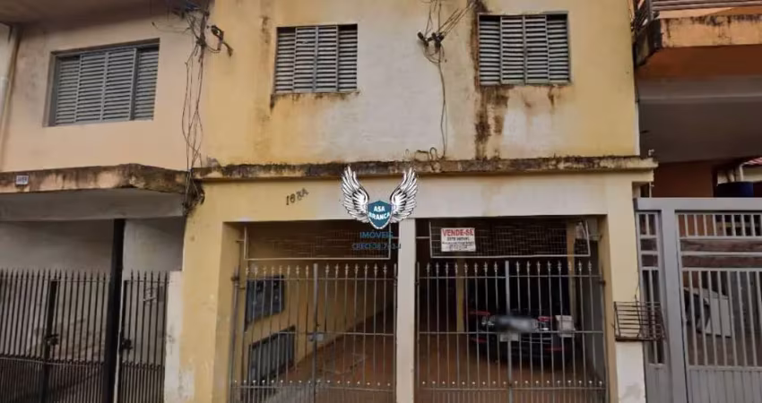 Casa assobradada no imirim de 02 dormitórios e 02 vagas de garagem