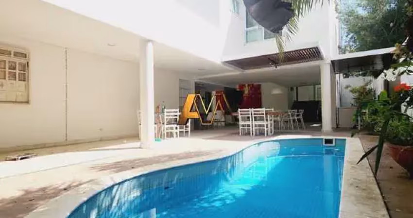 Casa em condomínio fechado com 5 quartos à venda na Residencial Itapuã, 300, Alphaville I, Salvador