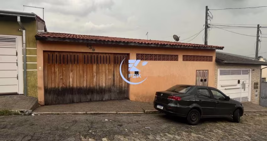 Casas com 3 dormitórios e 2 edículas no terreno