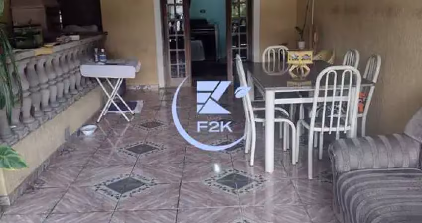 Sobrado a venda em arujá contém 3 dorms sendo 1 suíte