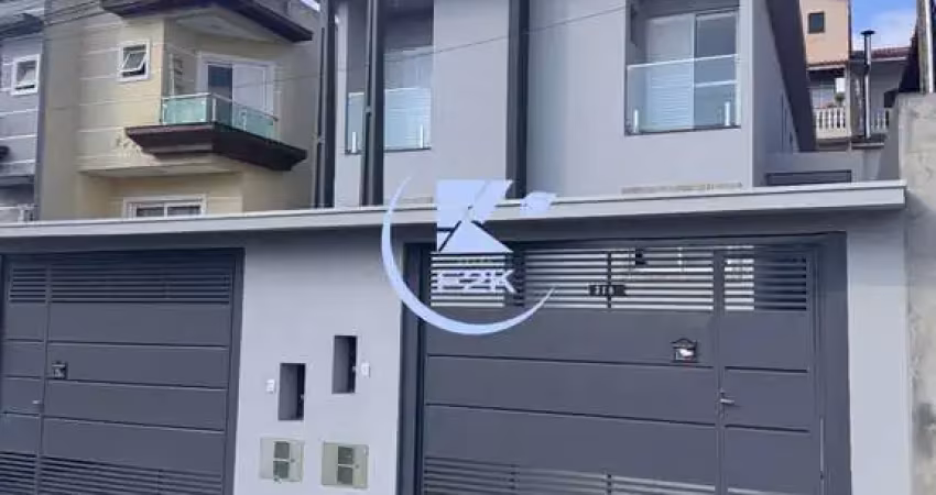 Sobrado à venda arujamerica 112m², 3 dormitórios(sendo 1 suíte), lavabo e 2 vaga