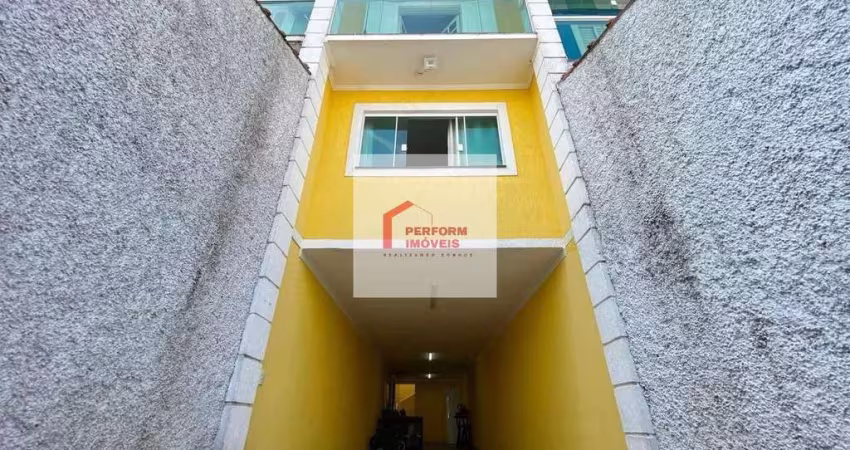 Sobrado frontal á venda no bairro Vila Carmosina / SP.