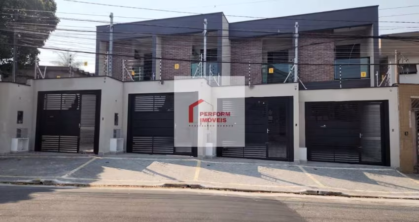 Sobrados Frontais com 3 dormitórios á venda no bairro Vila Guilhermina / SP.