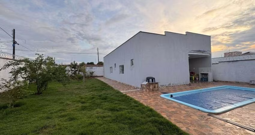 Casa de 200 m² com 03 quartos sendo 02 suítes à venda por R$ 750.000 no Residencial Vieira - Trindade