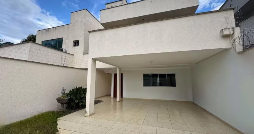 Sobrado de 198 m² com 03 suítes à venda por R$ 1.100.000 no Setor Jaó - Goiânia