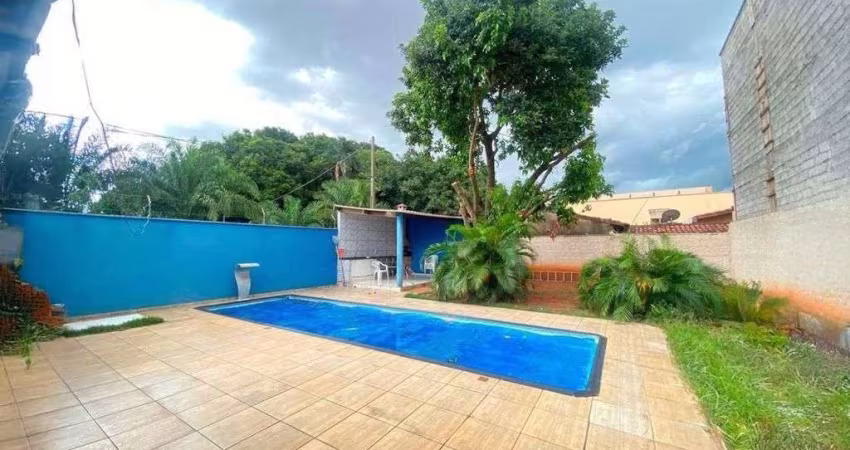 Casa com 3 dormitórios à venda, 174 m² por R$ 650.000,00 - Cidade Jardim - Goiânia/GO
