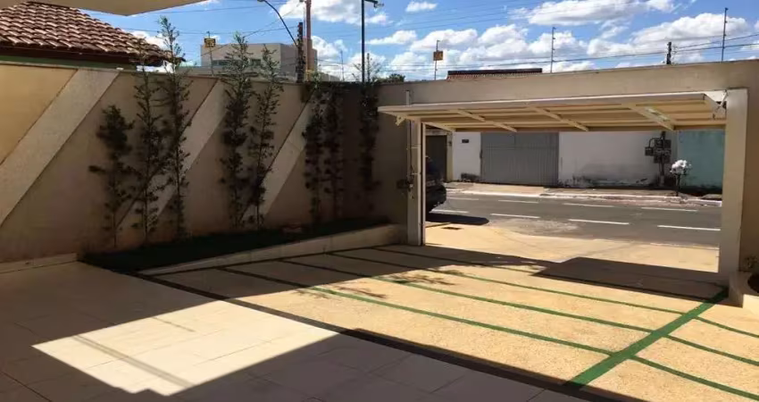 Sobrado de 428 m² com 04 suítes à venda por r$ 1.600.000 no setor central - trindade/go