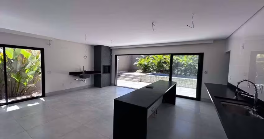 Casa de 213 m² com 04 suítes à venda por r$ 1.650.000,00 no jardins barcelona em senador canedo/go