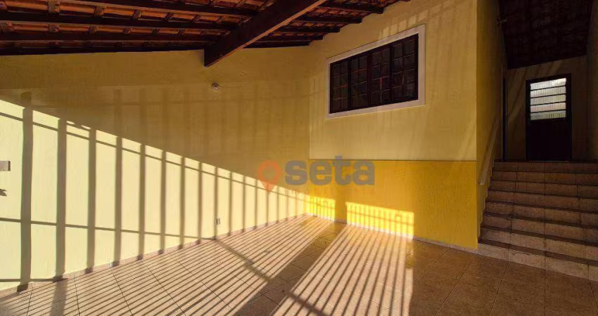 Casa com 2 dormitórios para alugar, 110 m² por R$ 2.705,00/mês - Jardim das Indústrias - São José dos Campos/SP