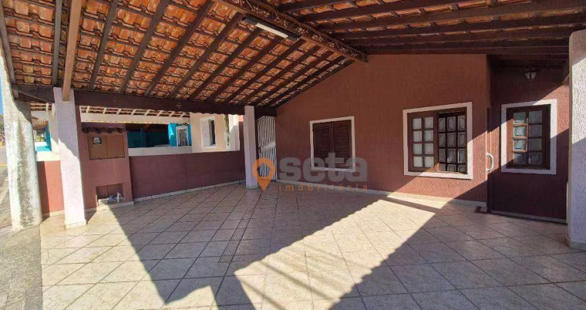 Casa com 3 dormitórios para alugar, 110 m² por R$ 2.600,00/mês - Parque Califórnia - Jacareí/SP
