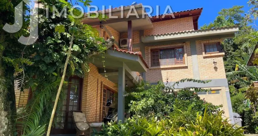 Casa residencial com 4 quartos  à venda, 231.05 m2 por r$1950000.00  - cachoeira do bom jesus - florianopolis/sc