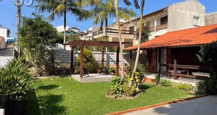 Casa Residencial com 3 quartos  à venda, 110.00 m2 por R$798000.00  - Ingleses Do Rio Vermelho - Florianopolis/SC