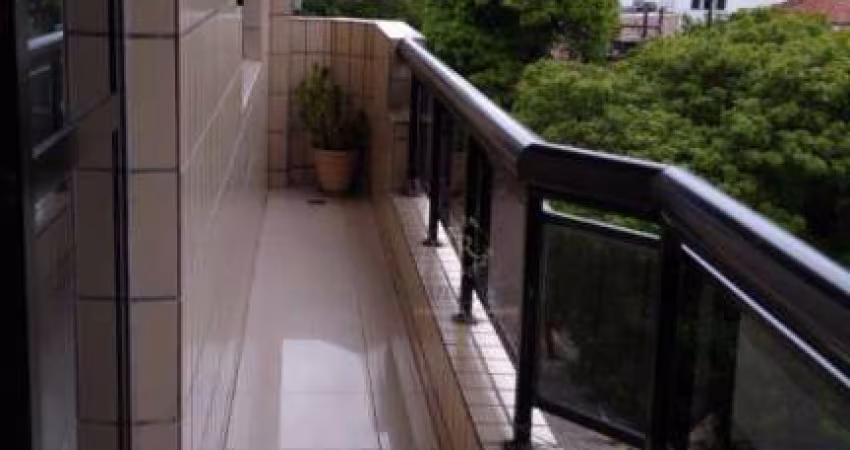 Maravilhoso Apartamento, 03 dormitórios, à 2 quadras da Praia, 2 vagas de garagem demarcadas!!! Oportunidade!!!