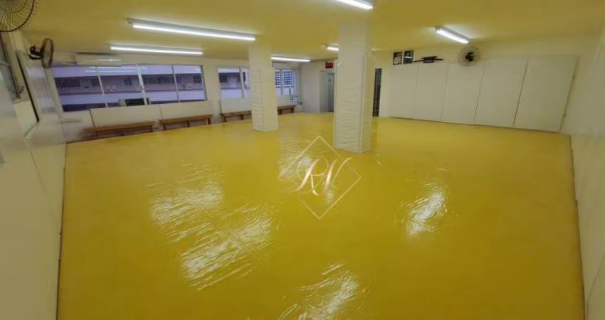 MARAVILHOSA SALA COMERCIAL AMPLA, NO CORAÇÃO DO BAIRRO GONZAGA EM SANTOS!!!