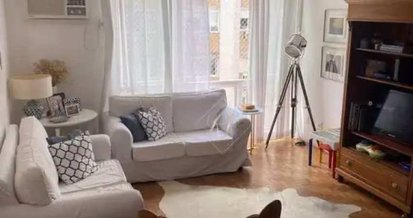 Apartamento com 2 dormitórios na quadra da praia, bairro ponta da praia, santos/sp !!