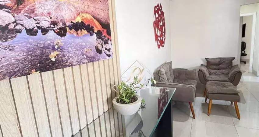 Varanda gourmet com churrasqueira à carvão fechada em vidro, 2 dormitórios com closet, vaga demarcada, lazer completo, no bairro gonzaga em santos!!!