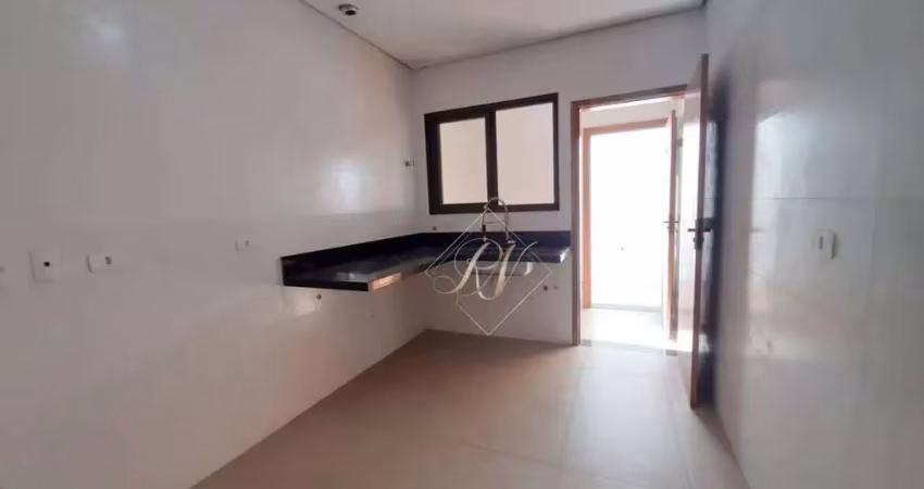 Quintal privativo, sobrado térrea, excelente acabamento, 2 dormitórios na cidade de santos!!!