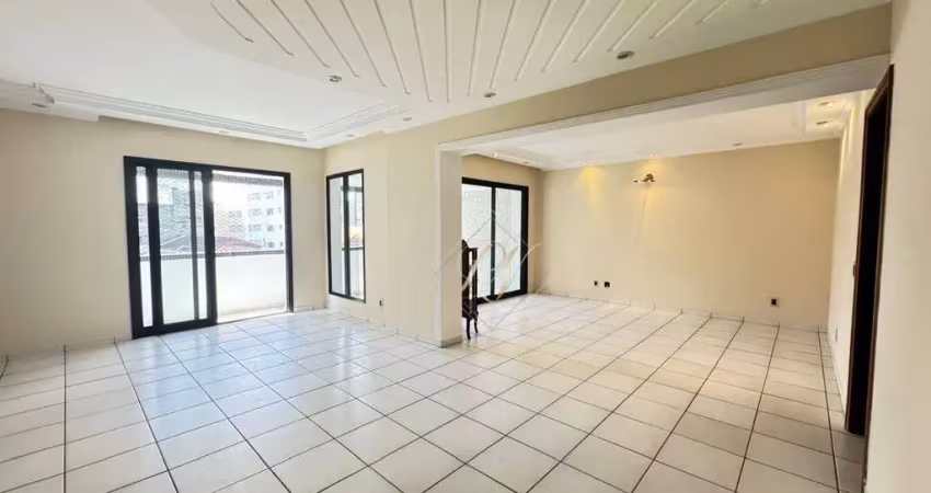 Maravilhoso apartamento amplo na quadra praia, no bairro do Embaré!!!