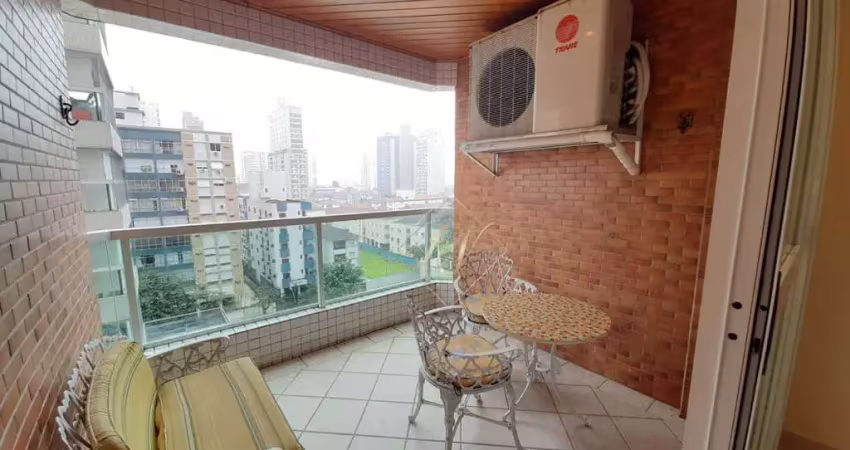 Maravilhoso apartamento, 3 dormitórios, varanda na sala, lazer completo, à 1 quadra da praia do embaré em santos!!