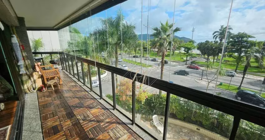 Belíssimo apartamento, super amplo, frente mar, com entrada privativa, no coração da Aparecida!!